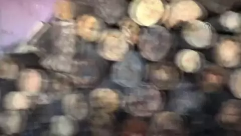 ZONGULDAK - Evin altı kaçak kömür ocağına çevrilmiş ZONGULDAK - Evin altı kaçak kömür ocağına çevrilmiş