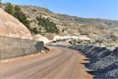 7,5 milyon TL maliyetli Hıdırellez yolunda çalışma sürüyor 7,5 milyon TL maliyetli Hıdırellez yolunda çalışma sürüyor