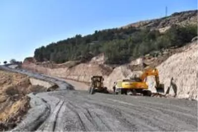 7,5 milyon TL maliyetli Hıdırellez yolunda çalışma sürüyor 7,5 milyon TL maliyetli Hıdırellez yolunda çalışma sürüyor