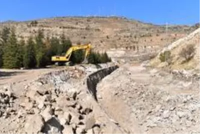 7,5 milyon TL maliyetli Hıdırellez yolunda çalışma sürüyor 7,5 milyon TL maliyetli Hıdırellez yolunda çalışma sürüyor