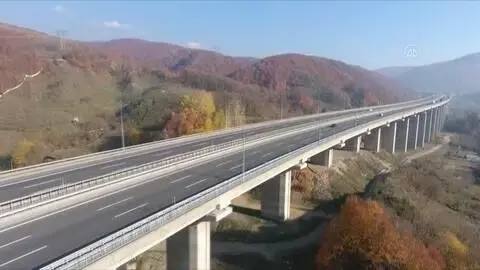 Anadolu Otoyolu Bolu Dağı geçişi en sakin günlerinden birini yaşıyor Anadolu Otoyolu Bolu Dağı geçişi en sakin günlerinden birini yaşıyor