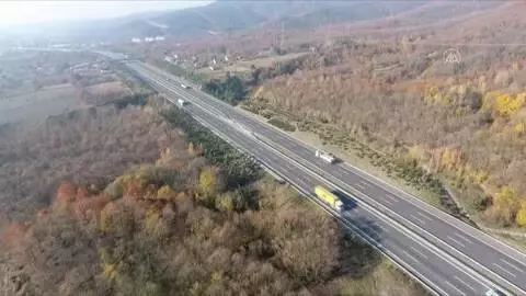 Anadolu Otoyolu Bolu Dağı geçişi en sakin günlerinden birini yaşıyor Anadolu Otoyolu Bolu Dağı geçişi en sakin günlerinden birini yaşıyor
