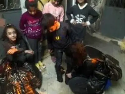 Artuklu 1071 Derneği, kalem tutan eller üşümesin diyerek minik gönülleri ısıtıyor Artuklu 1071 Derneği, kalem tutan eller üşümesin diyerek minik gönülleri ısıtıyor