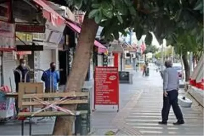 Bazıları sokağa, bazıları çatılara çıktı Bazıları sokağa, bazıları çatılara çıktı