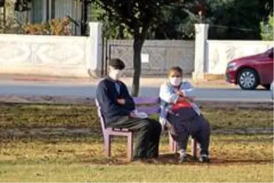 Bazıları sokağa, bazıları çatılara çıktı Bazıları sokağa, bazıları çatılara çıktı