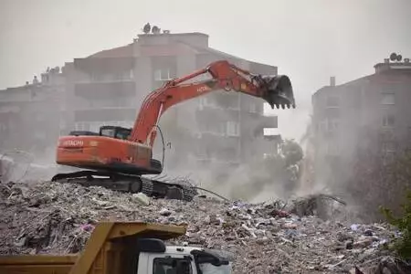 'Bodrum kat, binaya çelik yelek oluyor' 'Bodrum kat, binaya çelik yelek oluyor'
