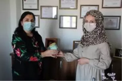 Cefakar anne, oğlunun ameliyat parasını kumbara ile toplamaya çalışıyor Cefakar anne, oğlunun ameliyat parasını kumbara ile toplamaya çalışıyor