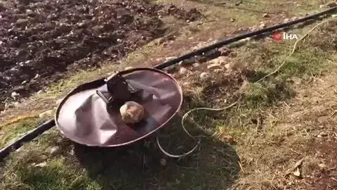 Çiftçinin kaçak elektrik kullanım yöntemi 'pes' dedirtti Çiftçinin kaçak elektrik kullanım yöntemi 'pes' dedirtti