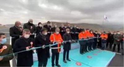 Son dakika genel: Cumhurbaşkanı Erdoğan, Karakurt-Horasan yolunun açılışını yaptı Son dakika genel: Cumhurbaşkanı Erdoğan, Karakurt-Horasan yolunun açılışını yaptı