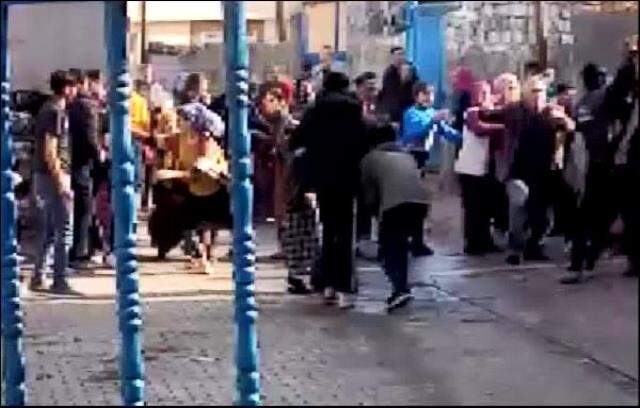 Diyarbakır'da kısıtlama saatinde taşlı sopalı ev bastılar: 20 yaralı
