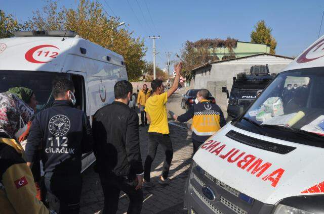 Diyarbakır'da kısıtlama saatinde taşlı sopalı ev bastılar: 20 yaralı