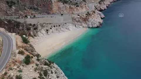 Dünyaca ünlü Kaputaş Plajı, martılara ve yaban keçilerine kaldı Dünyaca ünlü Kaputaş Plajı, martılara ve yaban keçilerine kaldı