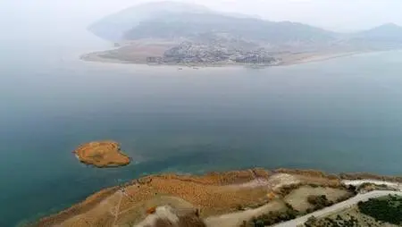 Eğirdir Gölü'nde büyük tehlike: İkiye bölünüyor Eğirdir Gölü'nde büyük tehlike: İkiye bölünüyor