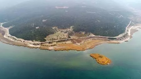 Eğirdir Gölü'nde büyük tehlike: İkiye bölünüyor Eğirdir Gölü'nde büyük tehlike: İkiye bölünüyor
