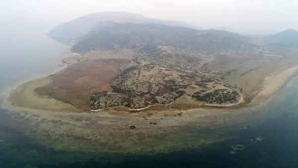 Eğirdir Gölü'nde büyük tehlike: İkiye bölünüyor Eğirdir Gölü'nde büyük tehlike: İkiye bölünüyor