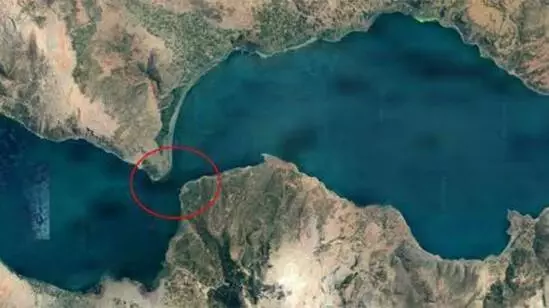 Aşırı kirlilikten köpüren Eğirdir Gölü'nde büyük tehlike! İkiye bölünebilir Aşırı kirlilikten köpüren Eğirdir Gölü'nde büyük tehlike! İkiye bölünebilir