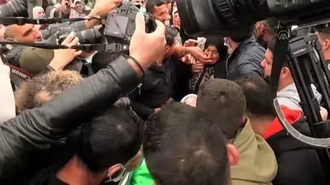 Son dakika... İsrail askerlerinin şehit ettiği 13 yaşındaki Filistinli çocuğun cenazesi toprağa verildi Son dakika... İsrail askerlerinin şehit ettiği 13 yaşındaki Filistinli çocuğun cenazesi toprağa verildi