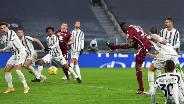 Juventus, derbide Torino'yu geriden gelerek 2-1 malup etti