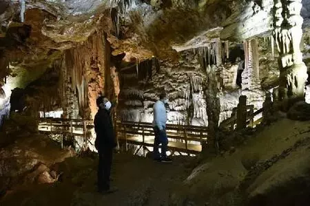 Karaca Mağarası'nı 5 ayda 50 bin kişi ziyaret etti Karaca Mağarası'nı 5 ayda 50 bin kişi ziyaret etti