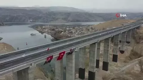 Son dakika genel: Cumhurbaşkanı Erdoğan, Karakurt-Horasan yolunun açılışını yaptı Son dakika genel: Cumhurbaşkanı Erdoğan, Karakurt-Horasan yolunun açılışını yaptı