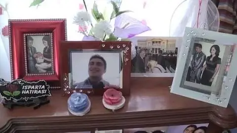 Son dakika... Şehit askerin ailesi evlerinin bir odasını oğullarının hatıralarıyla donattı