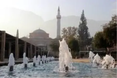 Şehrin sessizliğinde okunan salalar yankılandı