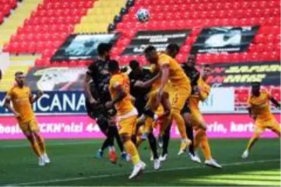 Süper Lig: Göztepe: 1 Kayserispor: 1 (Maç sonucu) Süper Lig: Göztepe: 1 Kayserispor: 1 (Maç sonucu)