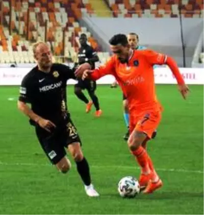 Süper Lig: Yeni Malatyaspor: 0 M.Başakşehir: 1 (İlk yarı)