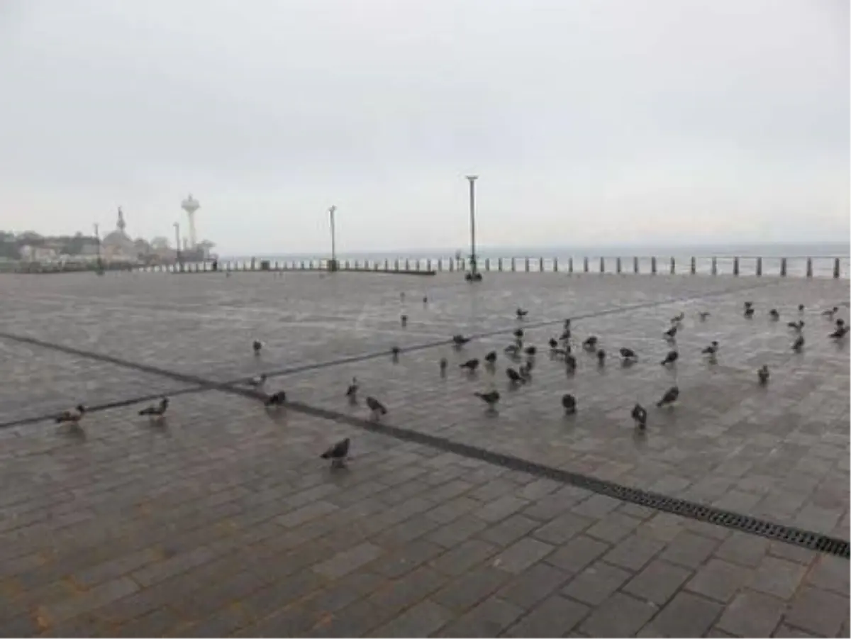 Üsküdar Meydanı boş kaldı