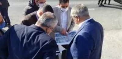 Vali ve Milletvekilleri yapımı tamamlanan kavşakları inceledi