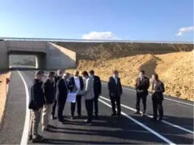 Vali ve Milletvekilleri yapımı tamamlanan kavşakları inceledi