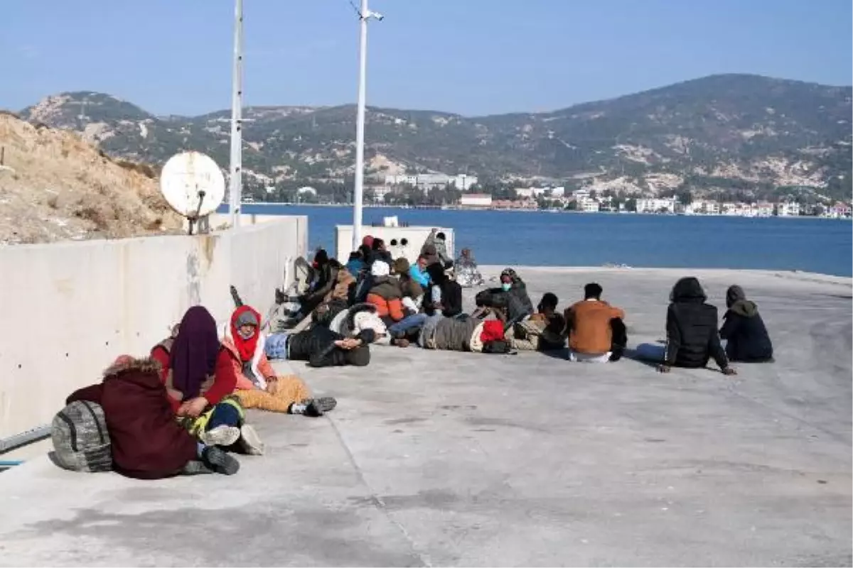 Yunanistan'ın Türk kara sularına ittiği 29 kaçak göçmen kurtarıldı