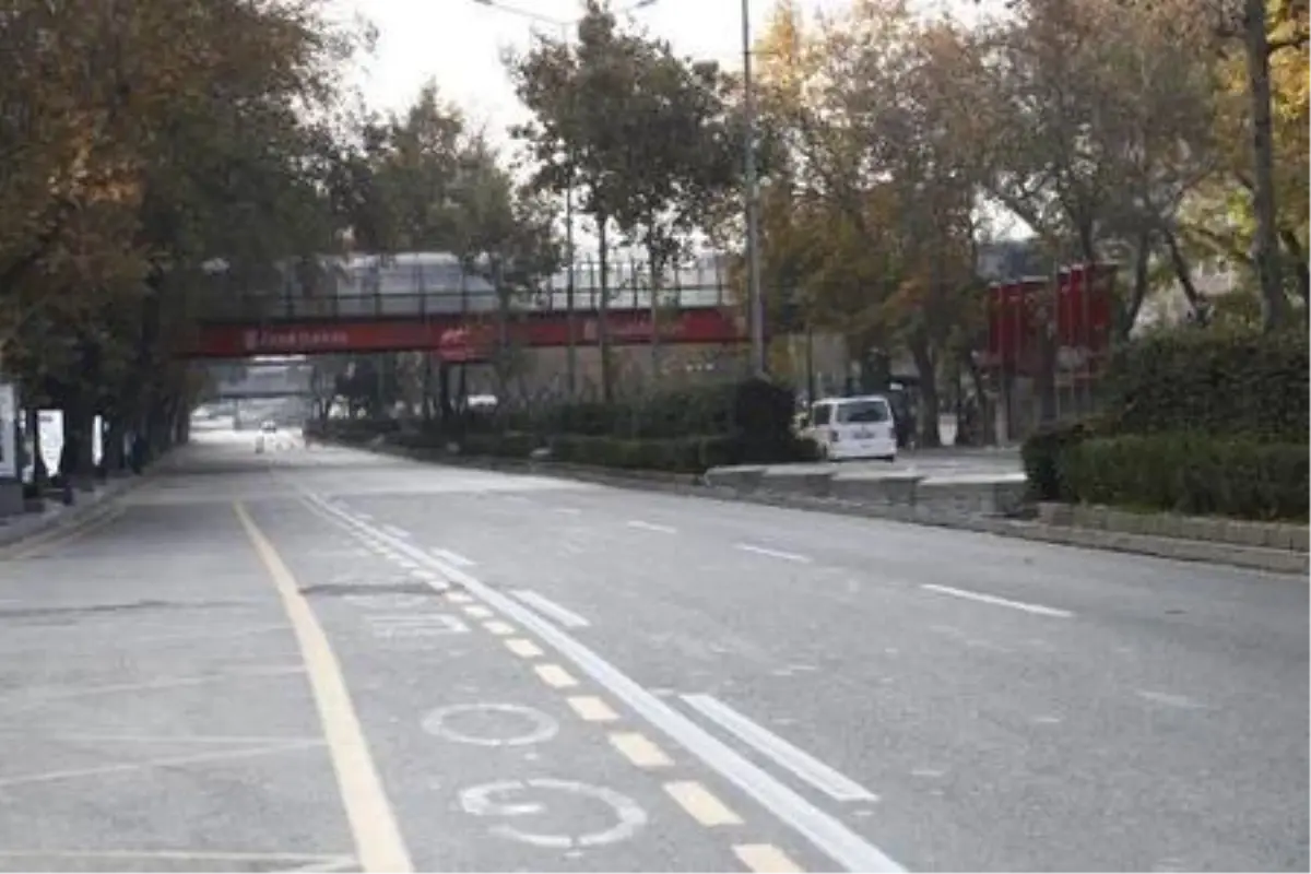 Son dakika haberleri: Ankara'da, kısıtlamanın ikinci gününde de sokaklar bomboş