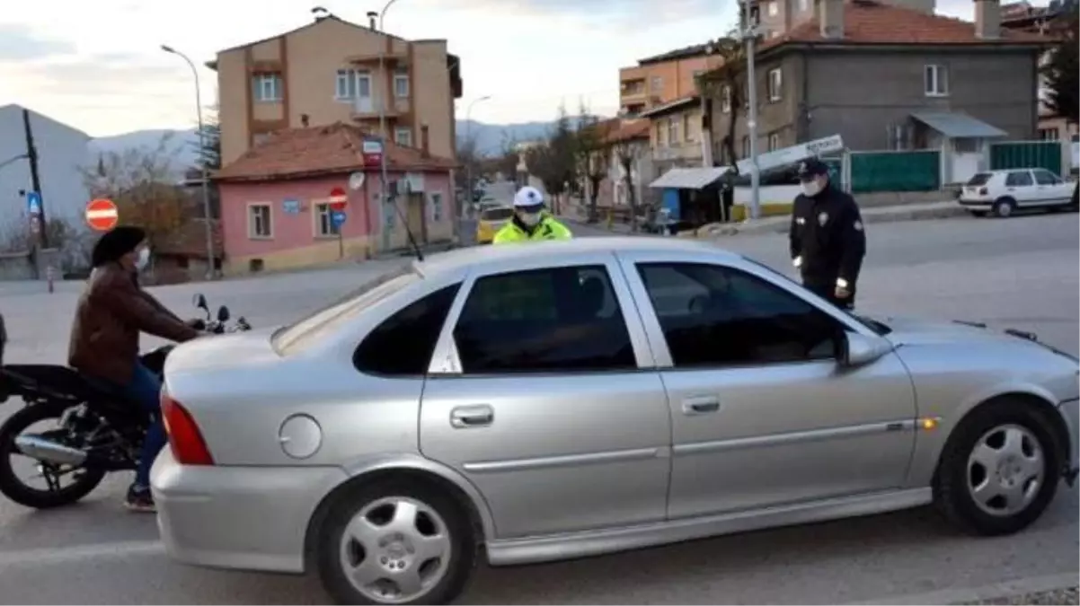Nüfusunun yüzde 70'i karantinada olan Kütahya'nın Emet ilçesinde denetimler sıkılaştırıldı