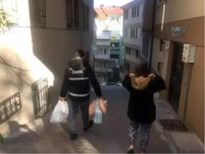 Osmangazi zabıtasından karantinadaki ailelere alışveriş desteği Osmangazi zabıtasından karantinadaki ailelere alışveriş desteği