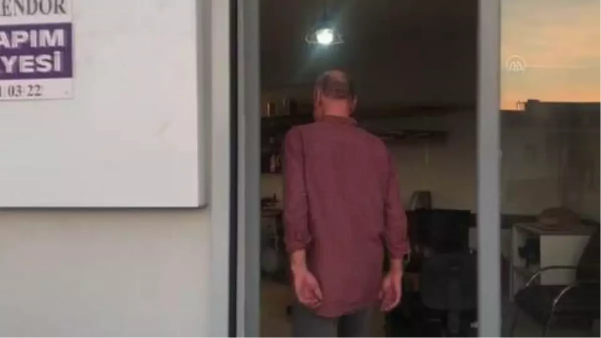 Udunun kırılan parçasını bulamayan müzisyen enstrümanın üretimine başladı