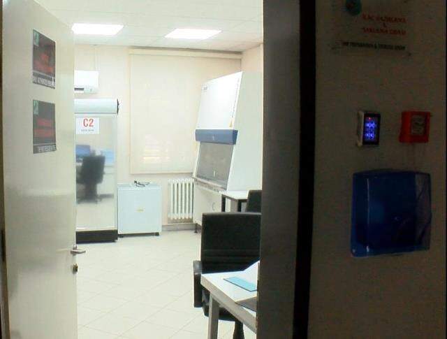 Alarmlı özel dolaplarda saklanıyor! Yerli aşı ve korunduğu oda ilk kez görüntülendi