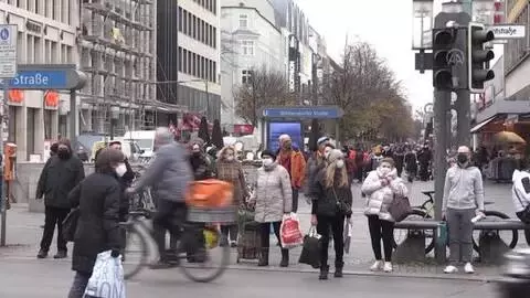 Almanların çoğu Kovid-19 aşısı yaptırmaya olumlu bakıyor Almanların çoğu Kovid-19 aşısı yaptırmaya olumlu bakıyor
