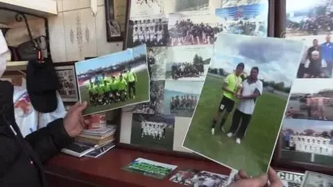 Depremde hayatını kaybeden futbolcu için anı köşesi oluşturuldu Depremde hayatını kaybeden futbolcu için anı köşesi oluşturuldu