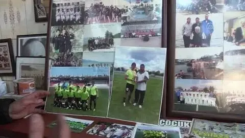 Depremde hayatını kaybeden futbolcu için anı köşesi oluşturuldu Depremde hayatını kaybeden futbolcu için anı köşesi oluşturuldu