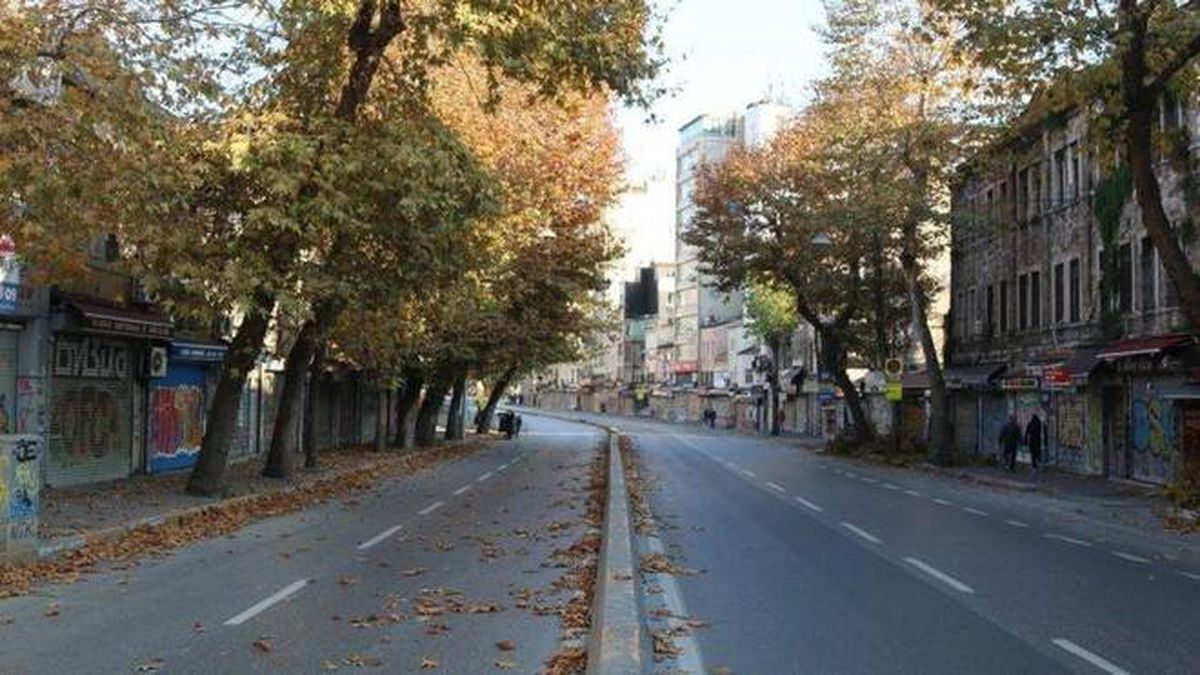 Hafta içi sokağa çıkma saatleri! Sokağa çıkma yasağı bitti mi?