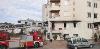 Kocaeli'de evde çıkan yangında 7 kişi dumandan etkilendi