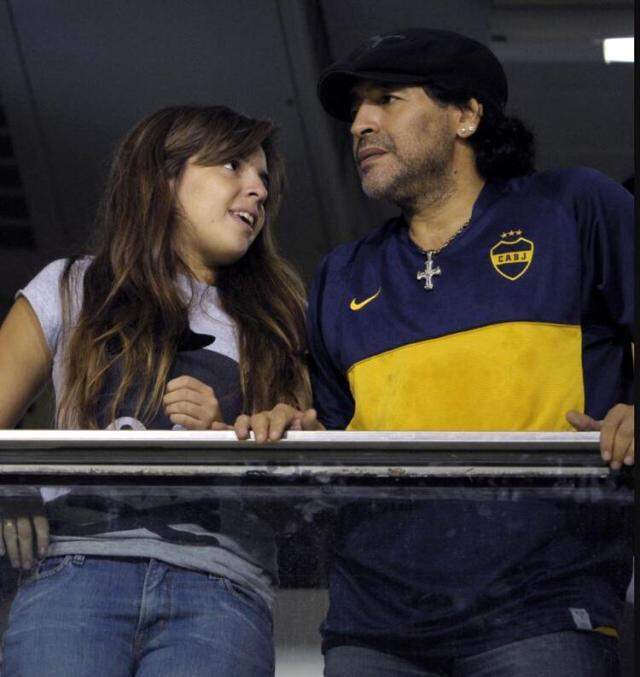 Maradona'nın yaklaşık 100 milyon dolarlık serveti mirasçılar arasında nasıl paylaştırılacak?
