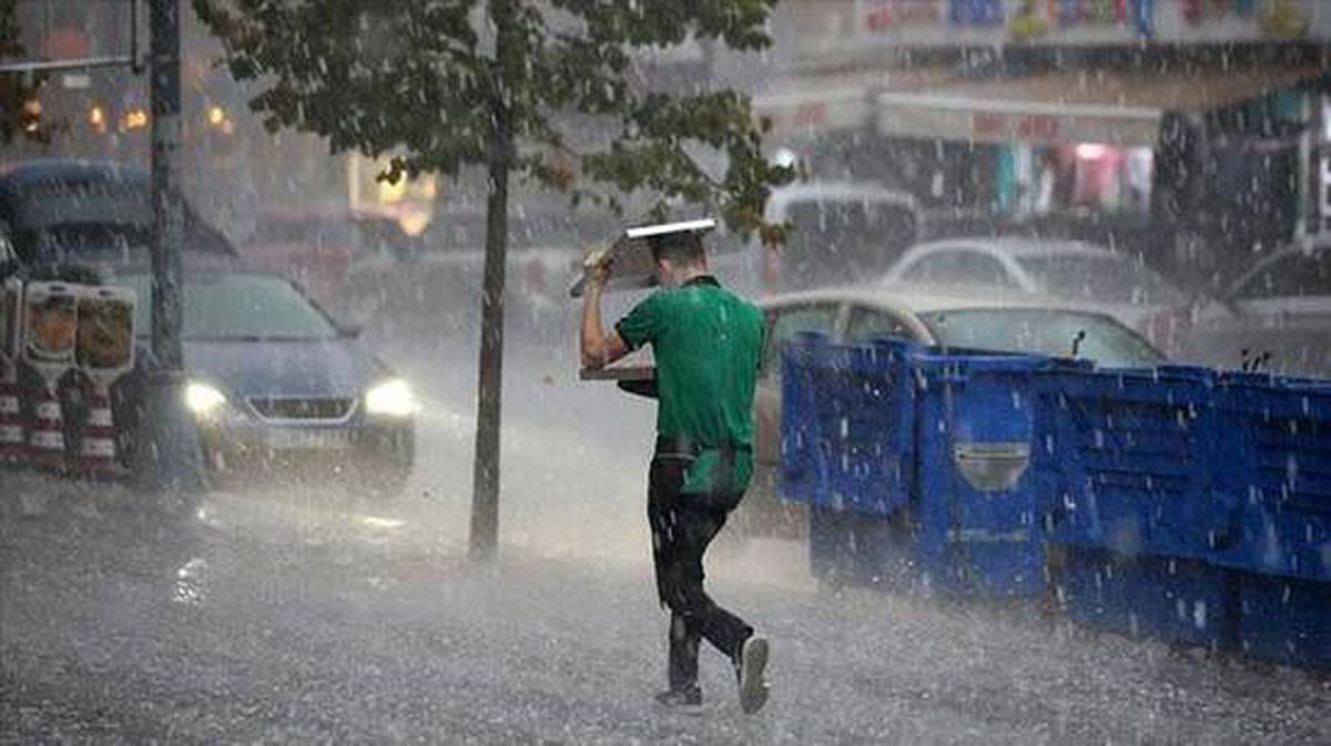 Meteoroloji'den İstanbul için sağanak yağış uyarısı