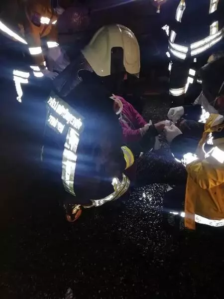 Tarım işçilerini taşıyan midibüs devrildi: 23 yaralı (2)