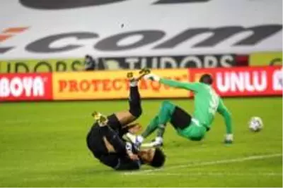 Süper Lig: Trabzonspor: 1 - DG Sivasspor: 0 (İlk yarı) Süper Lig: Trabzonspor: 1 - DG Sivasspor: 0 (İlk yarı)