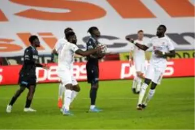 Süper Lig: Trabzonspor: 1 DG Sivasspor: 0 (İlk yarı) Süper Lig: Trabzonspor: 1 DG Sivasspor: 0 (İlk yarı)