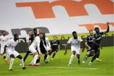 Süper Lig: Trabzonspor: 1 DG Sivasspor: 0 (İlk yarı) Süper Lig: Trabzonspor: 1 DG Sivasspor: 0 (İlk yarı)
