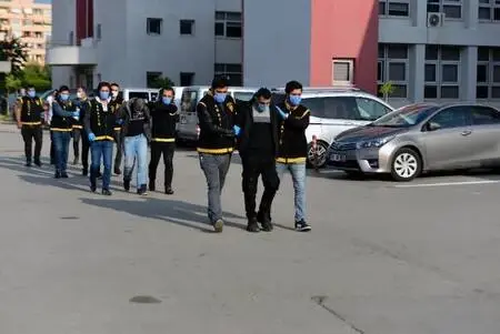 Çiftlik evinde alıkoyup parasını istediler, yakalandılar Çiftlik evinde alıkoyup parasını istediler, yakalandılar