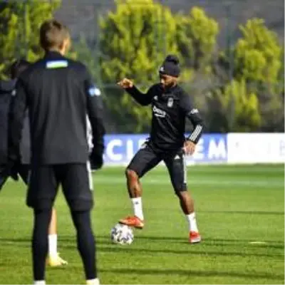 Beşiktaş 2 eksikle hazırlıklarını sürdürdü